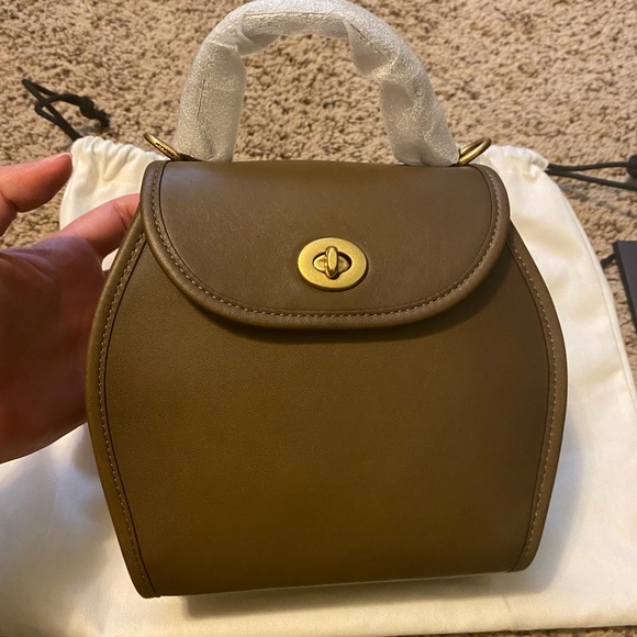 !!!SOLD!!! Coach 1941 Turnlock Curved Top Handle - Picture 2 of 9